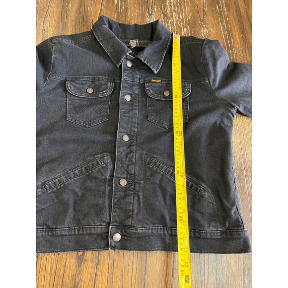 Wrangler Black Jean Jacket with Patterned Lining - Picture 5 of 16